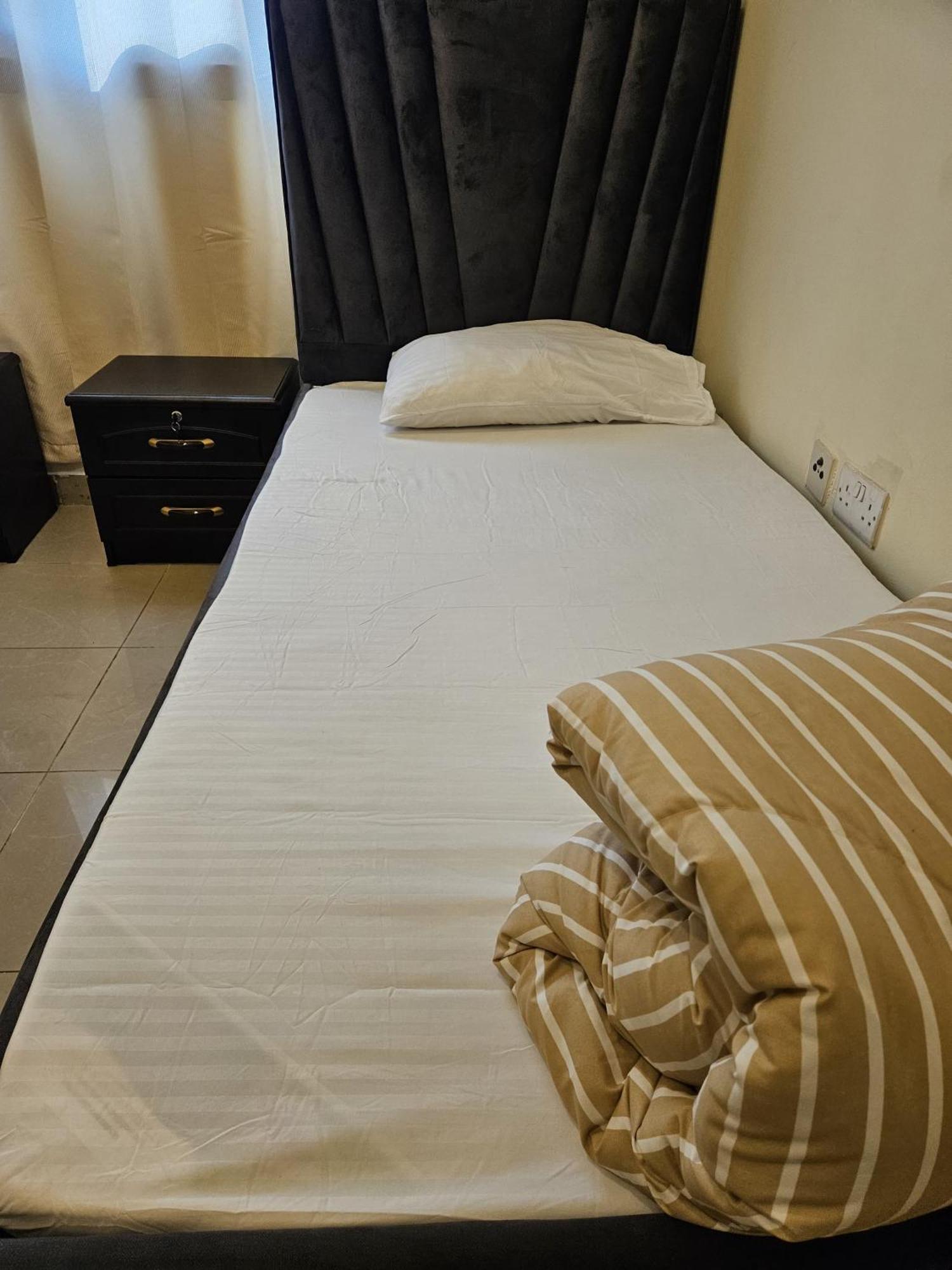 Paradiso Backpackers Nest アブダビ エクステリア 写真